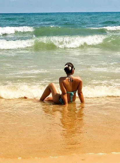Sumona Chakravarti bikini hot actress kapil sharma show Sumona Chakravarti bikini hot actress kapil sharma show