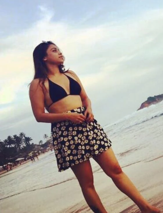 Sumona Chakravarti bikini hot actress kapil sharma show Sumona Chakravarti bikini hot actress kapil sharma show