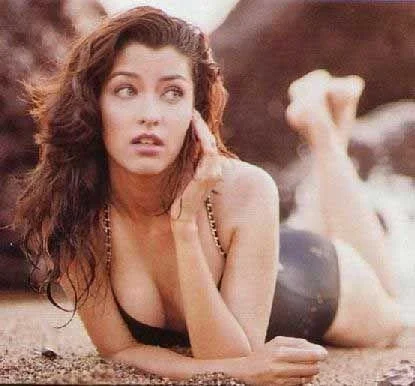 Aditi Govitrikar swimsuit cleavage hot actress Aditi Govitrikar swimsuit cleavage hot actress