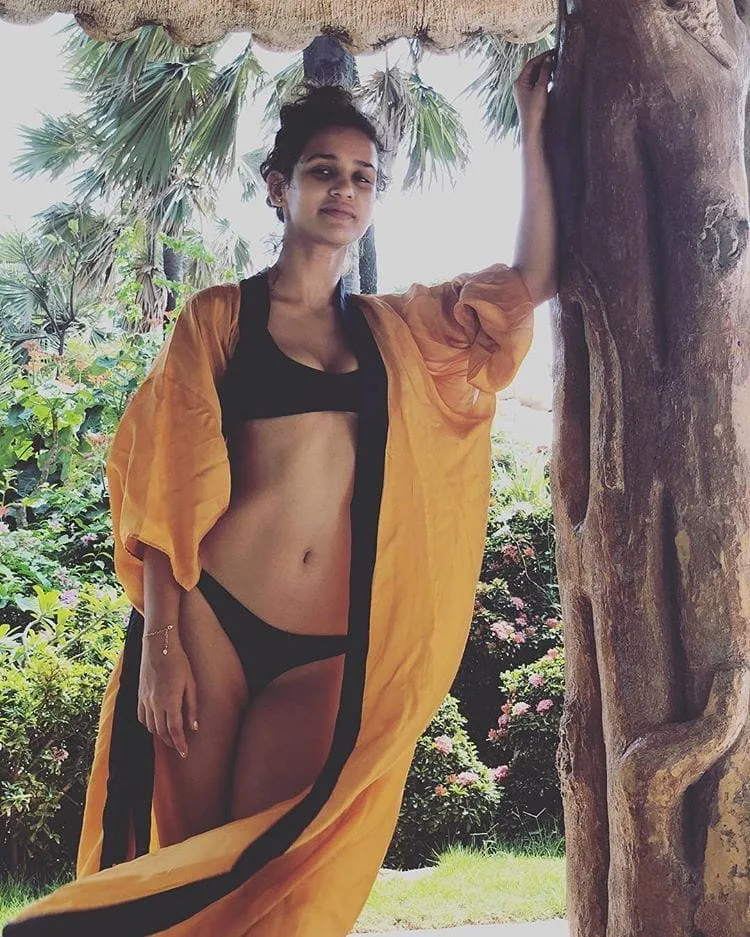 Aisha Sharma bikini swimsuit hot photos
