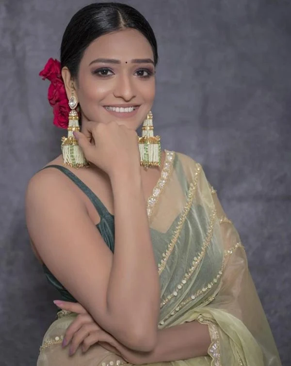 Aishwarya Khare saree hot indian tv actress Aishwarya Khare saree hot indian tv actress