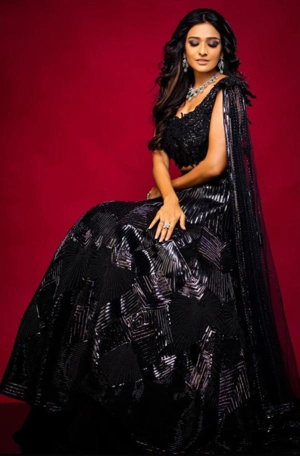 Aishwarya Khare saree hot indian tv actress Aishwarya Khare saree hot indian tv actress