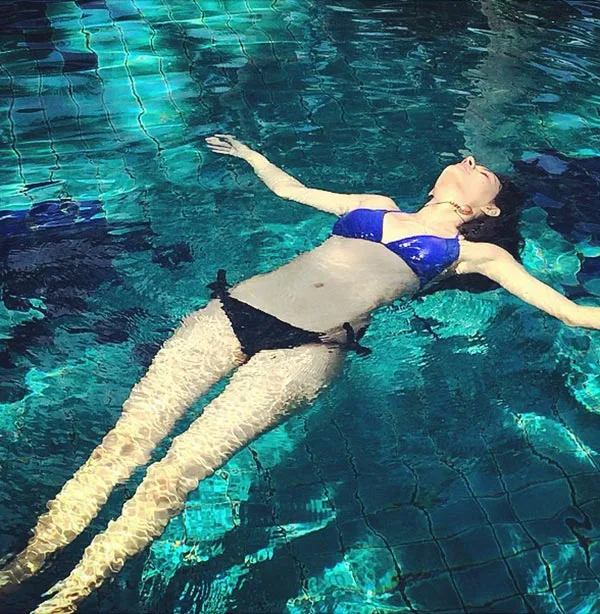 Amyra Dastur bikini hot photos