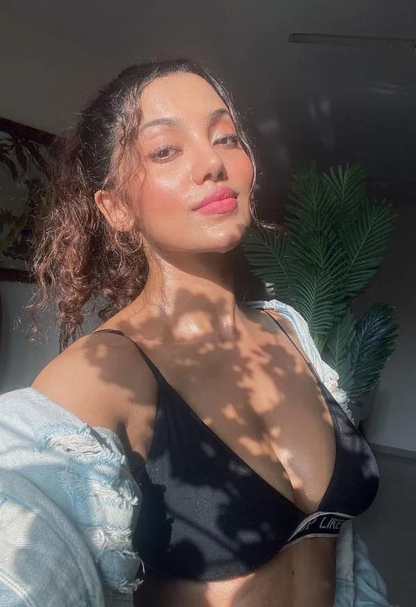 Ananya Sengupta hot actress Ananya Sengupta cleavage hot actress