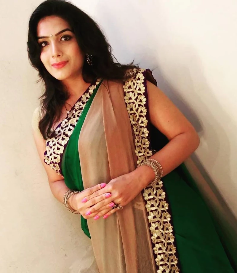 Anaya Soni saree hot actress