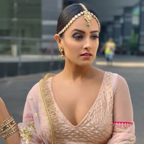 anita hassanandani cleavage saree hot indian tv actress anita hassanandani cleavage saree hot indian tv actress