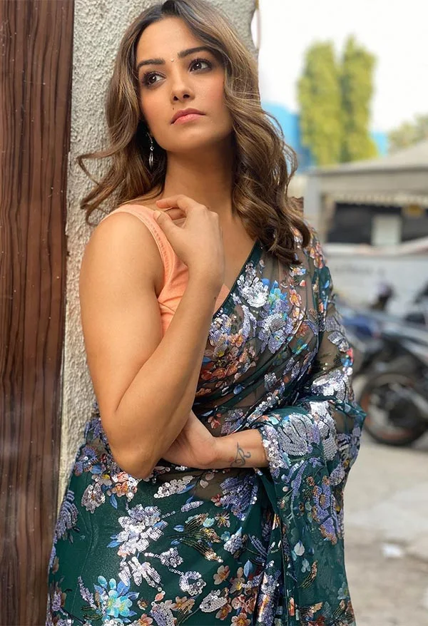 anita hassanandani saree hot indian tv actress anita hassanandani saree hot indian tv actress