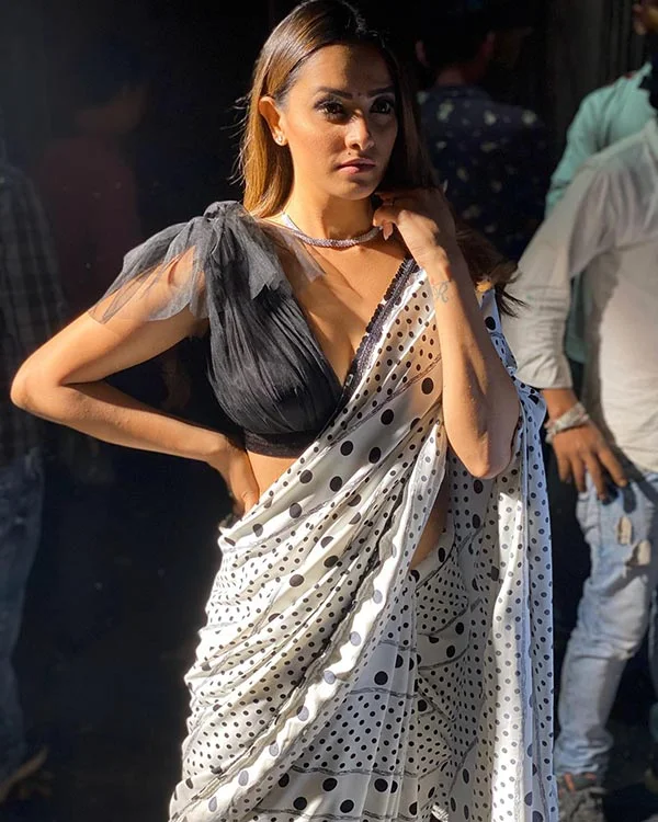 anita hassanandani saree hot indian tv actress anita hassanandani saree hot indian tv actress