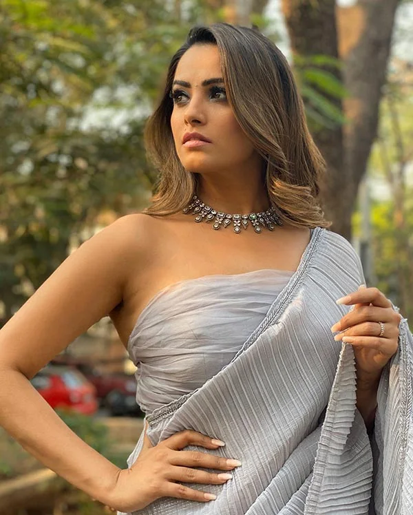 anita hassanandani saree hot indian tv actress anita hassanandani saree hot indian tv actress
