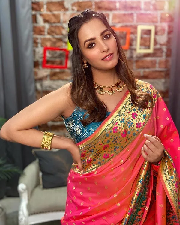 anita hassanandani saree hot indian tv actress anita hassanandani saree hot indian tv actress