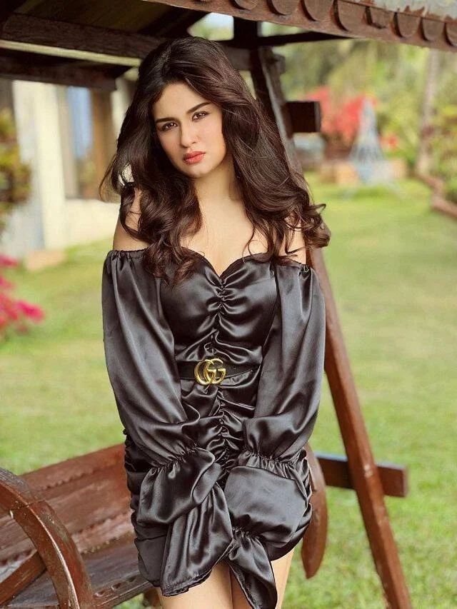 Avneet Kaur black dress hot Avneet Kaur black dress hot