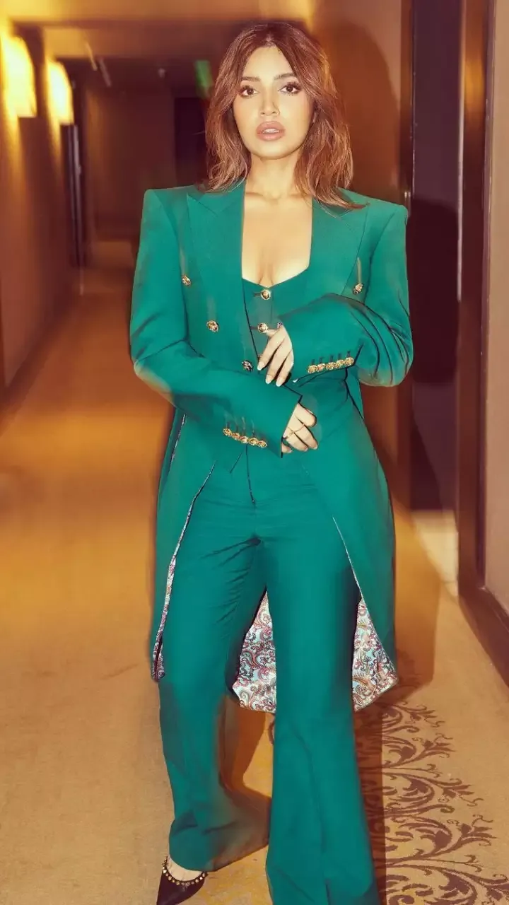 Bhumi Pednekar pantsuit cleavage bollywood actress Bhumi Pednekar pantsuit cleavage bollywood actress