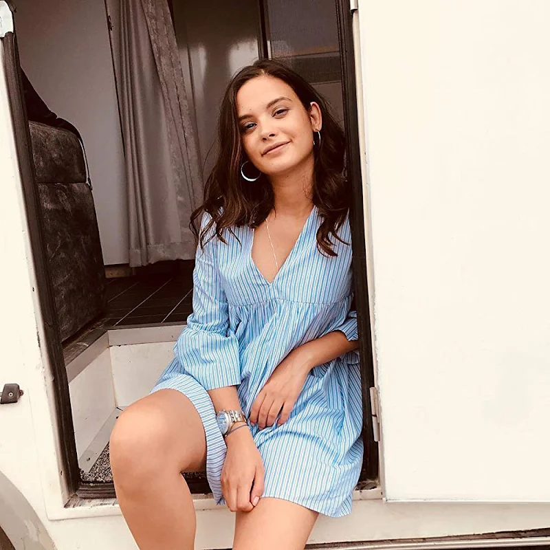 Serra Pirinc hot turkish actress bizim hikaye Serra Pirinc hot turkish actress bizim hikaye