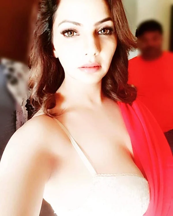 Charu Kadariya cleavage hot photos