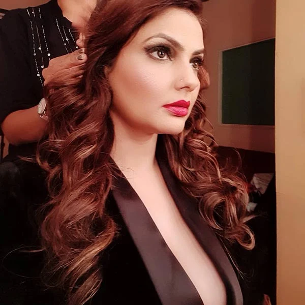 Charu Kadariya hot photos