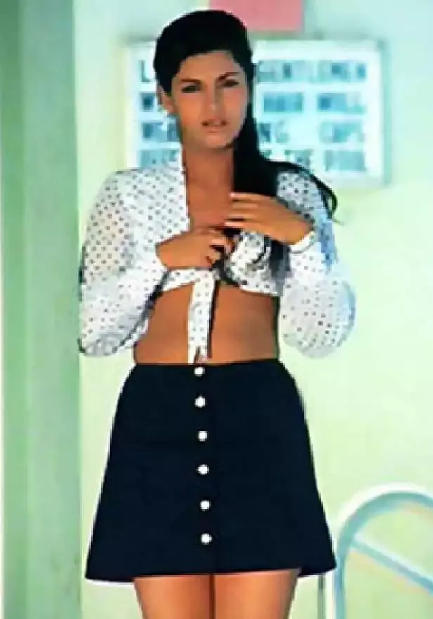 Dimple Kapadia short skirt bollywood actress Dimple Kapadia short skirt bollywood actress