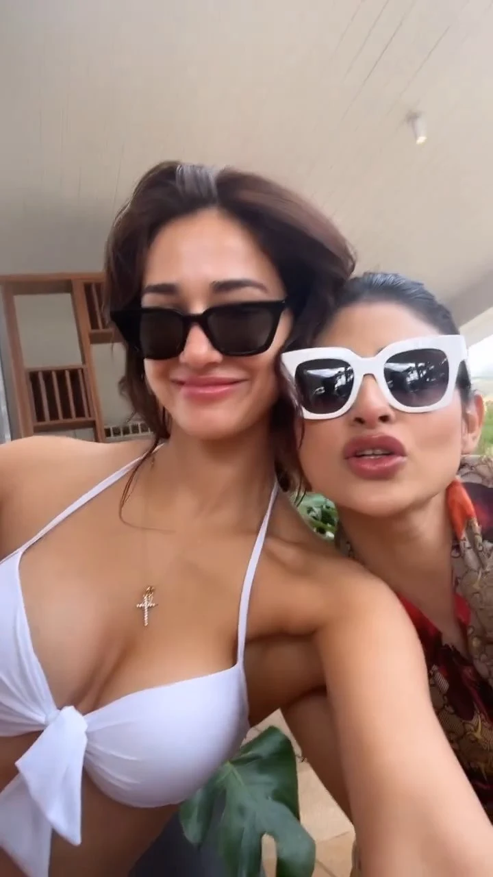 disha patani white bikini cleavage sexy body disha patani white bikini cleavage sexy body