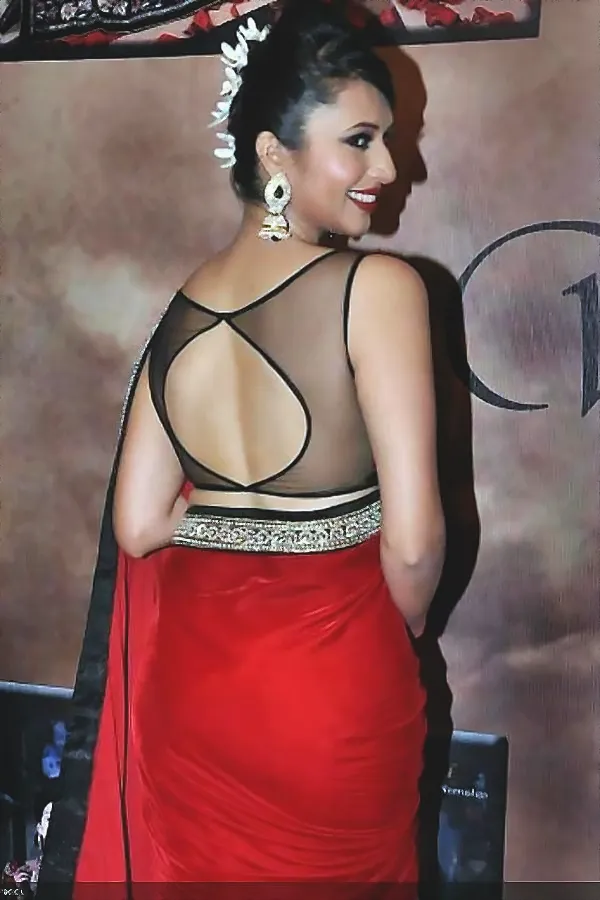Divyanka Tripathi backless blouse saree tv actress Divyanka Tripathi backless blouse saree tv actress
