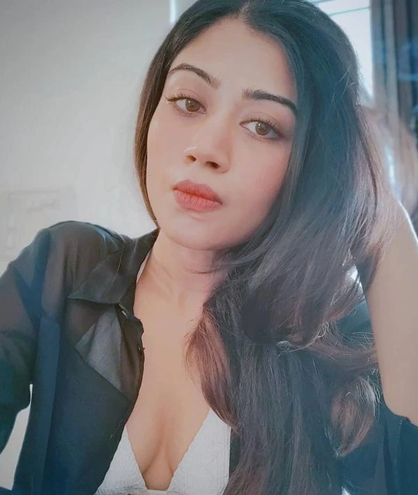 Donna Munshi cleavage hot actress ullu app Donna Munshi cleavage hot actress ullu app