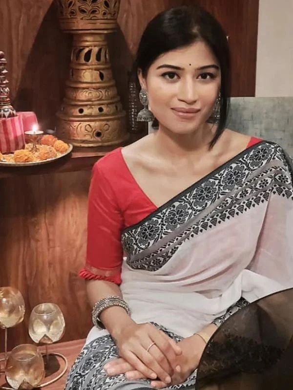 Donna Munshi hot actress Donna Munshi hot actress