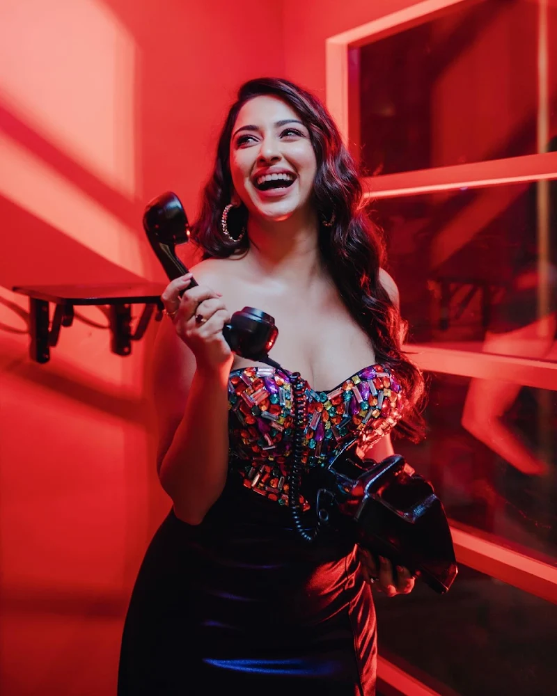 esshanya maheshwari curvy hot off shoulder top cleavage esshanya maheshwari curvy hot off shoulder top cleavage