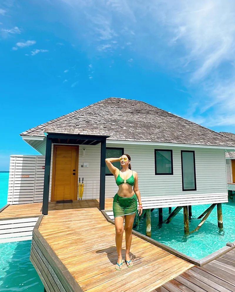 Esshanya Maheshwari green bikini cleavage navel curvy Indian actress Esshanya Maheshwari green bikini cleavage navel curvy Indian actress