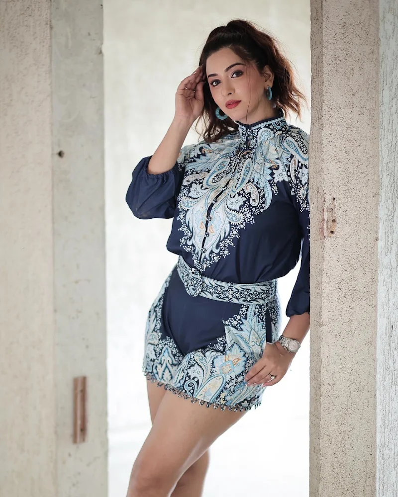 Esshanya Maheshwari sexy legs short outfit Esshanya Maheshwari sexy legs short outfit