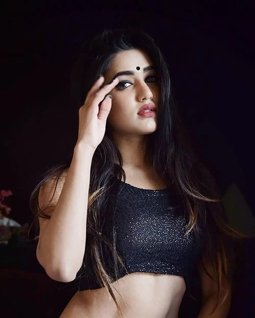 garima chaurasia hot indian model sexy body garima chaurasia hot indian model sexy body