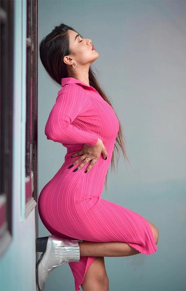 garima chaurasia hot indian model sexy body garima chaurasia hot indian model sexy body