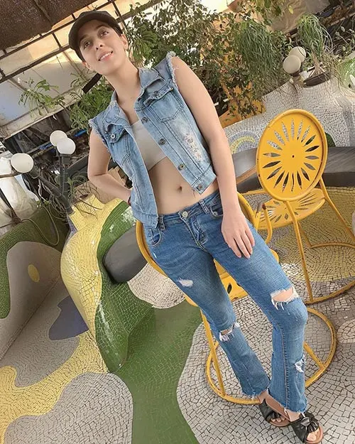 Garima Jain navel hot photos