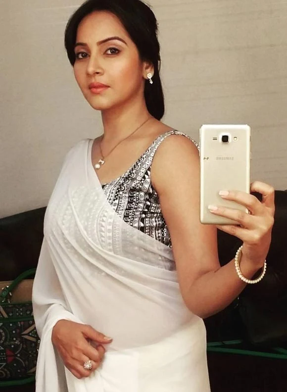 geetanjali mishra saree selfie crime patrol virodh actress geetanjali mishra saree selfie crime patrol virodh actress
