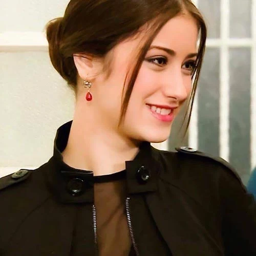 hazal kaya turkish actress bizim hikaye hazal kaya turkish actress bizim hikaye
