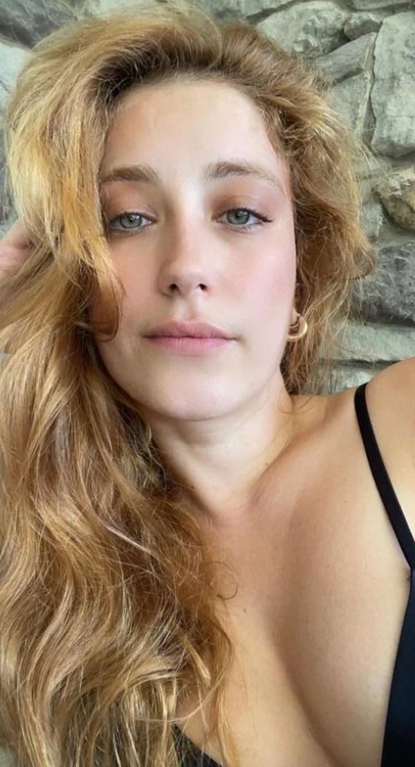 hazal kaya cleavage turkish actress hazal kaya cleavage turkish actress