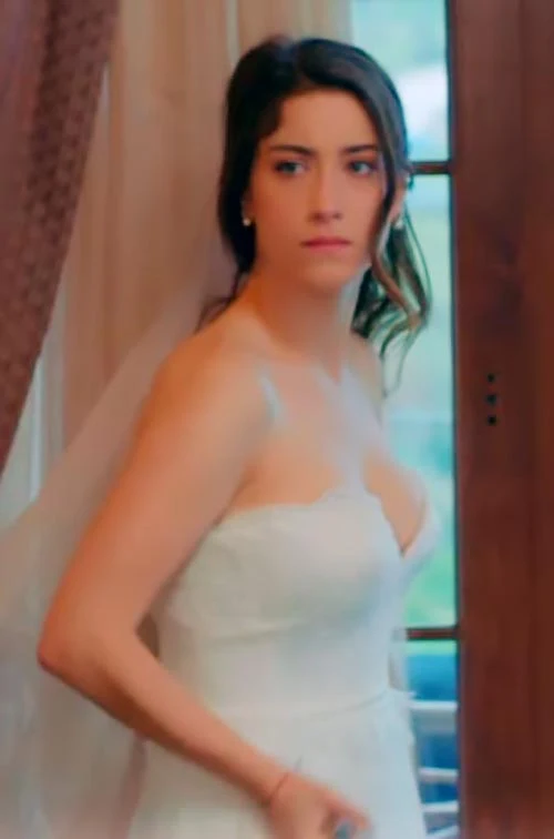 hazal kaya cleavage turkish actress bizim hikaye hazal kaya cleavage turkish actress bizim hikaye