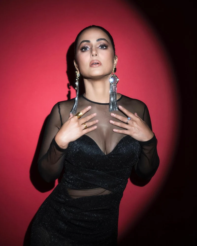 hina khan cleavage busty indian actress hina khan cleavage busty indian actress