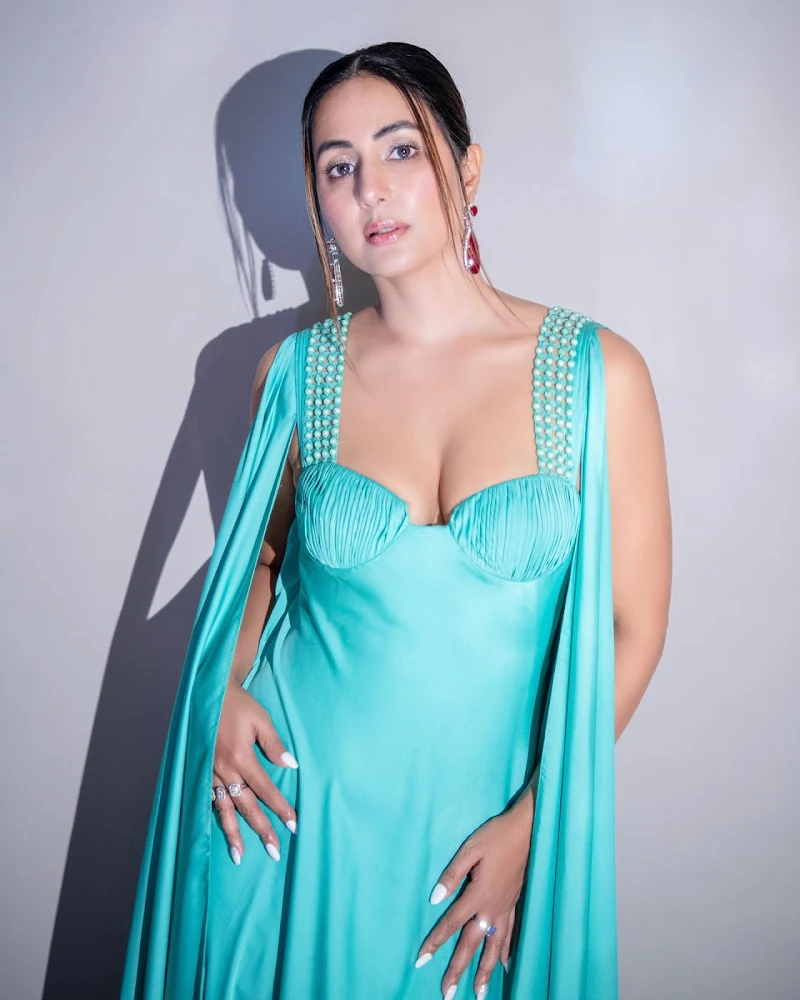 Hina Khan cleavage turquoise outfit hot tv actress Hina Khan cleavage turquoise outfit hot tv actress