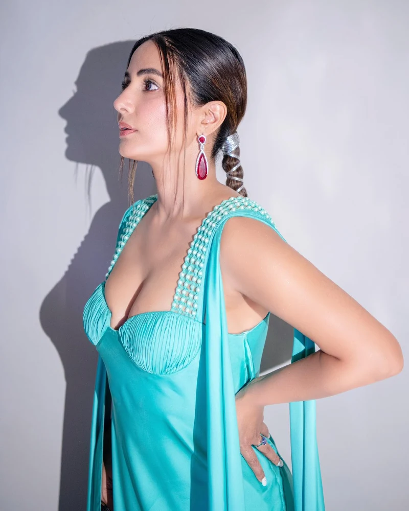 Hina Khan cleavage turquoise outfit hot tv actress Hina Khan cleavage turquoise outfit hot tv actress