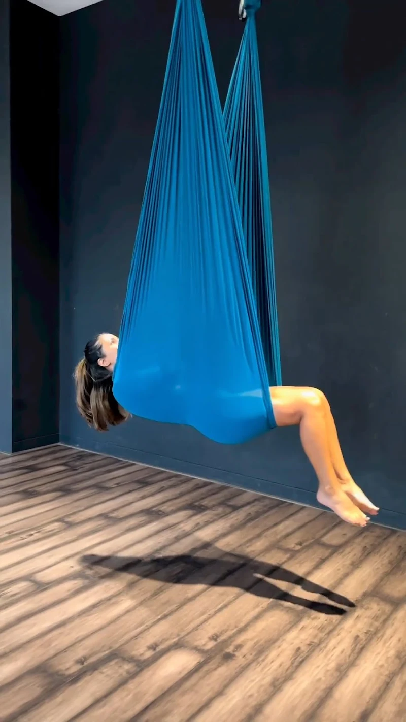 hina khan legs ariel yoga hot actress hina khan legs ariel yoga hot actress