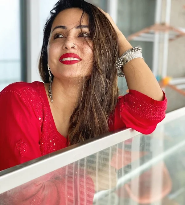 hina khan nose ring red lips hina khan nose ring red lips