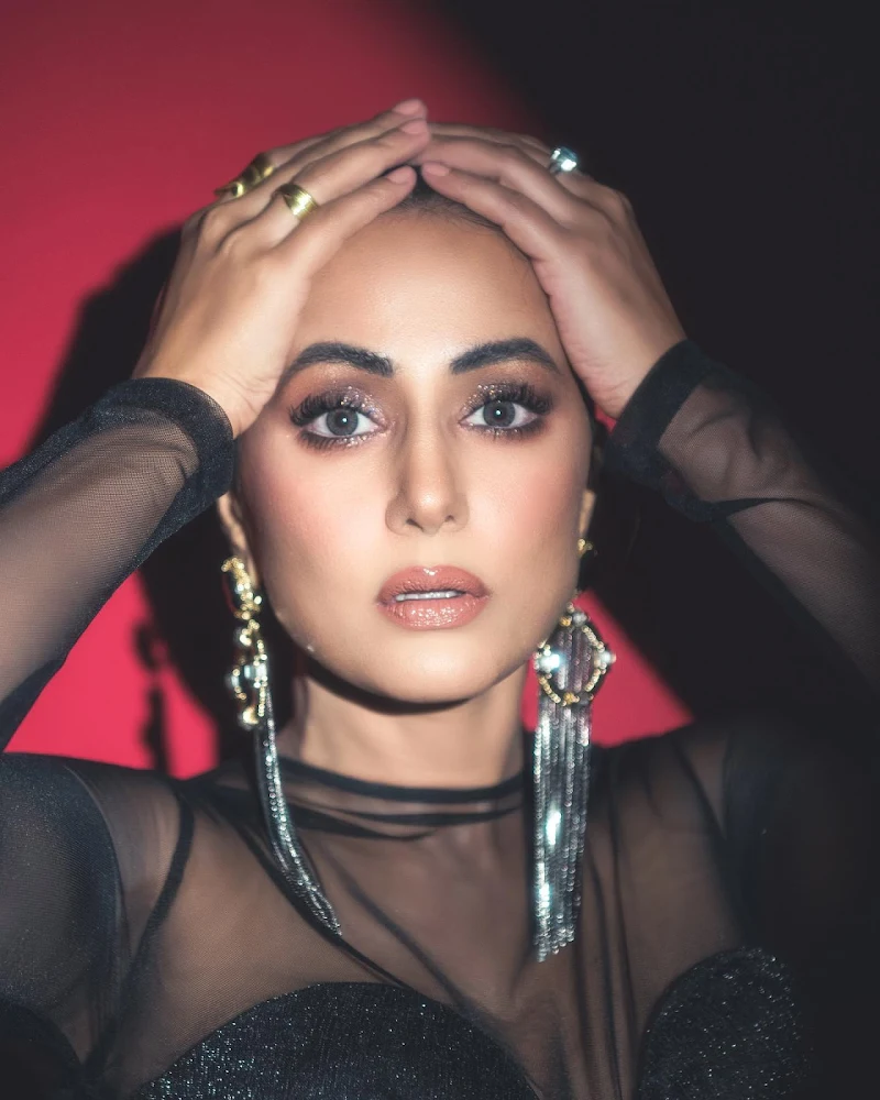 Hina Khan sexy face close up hot actress Hina Khan sexy face close up hot actress