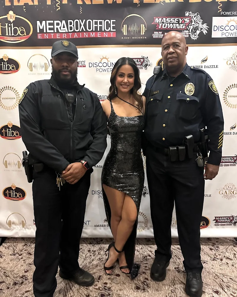 hina khan sexy legs cleavage high slit black dress