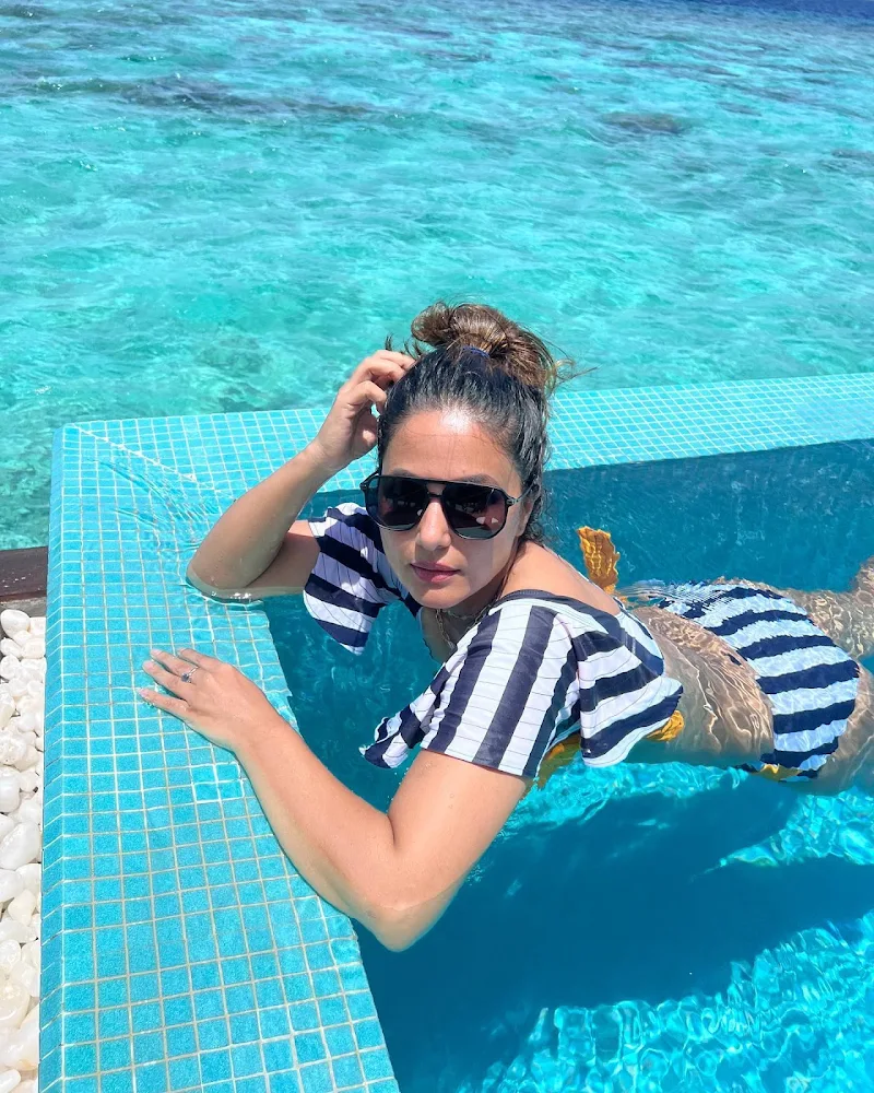 Hina Khan swimsuit sexy body legs hot actress Hina Khan swimsuit sexy body legs hot actress