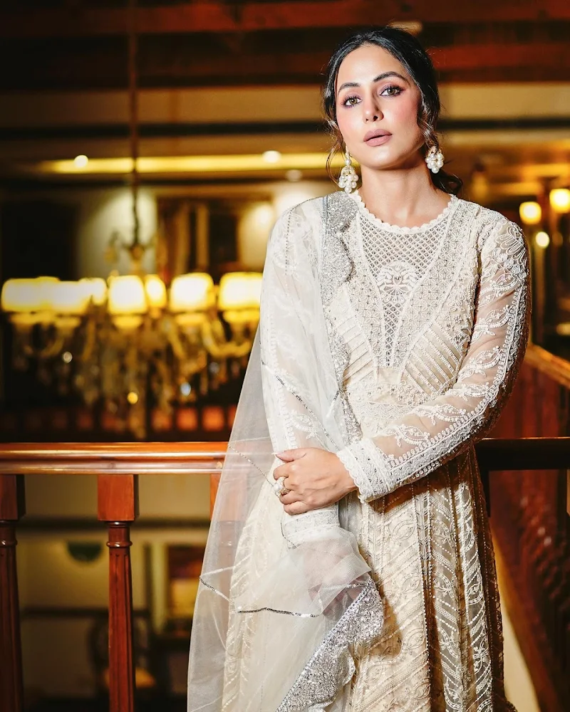 Hina Khan white suit g20 summit