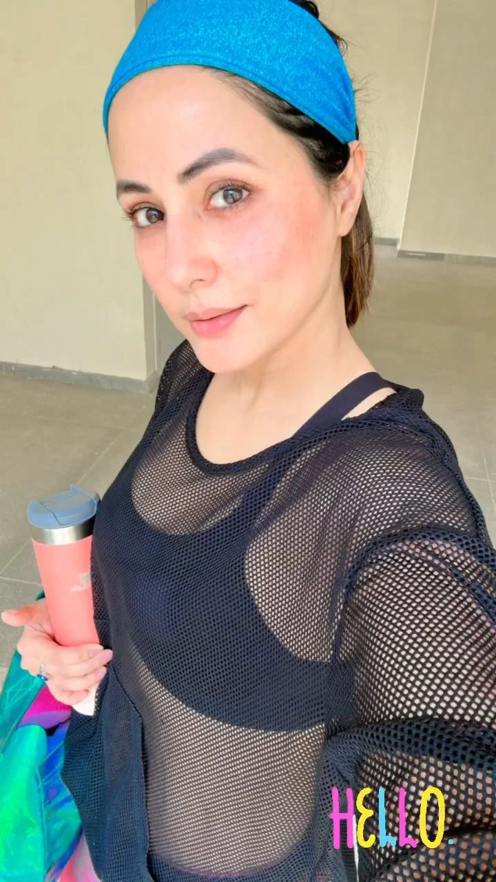 hina khan sports bra leggings hot workout pics hina khan sports bra leggings hot workout pics