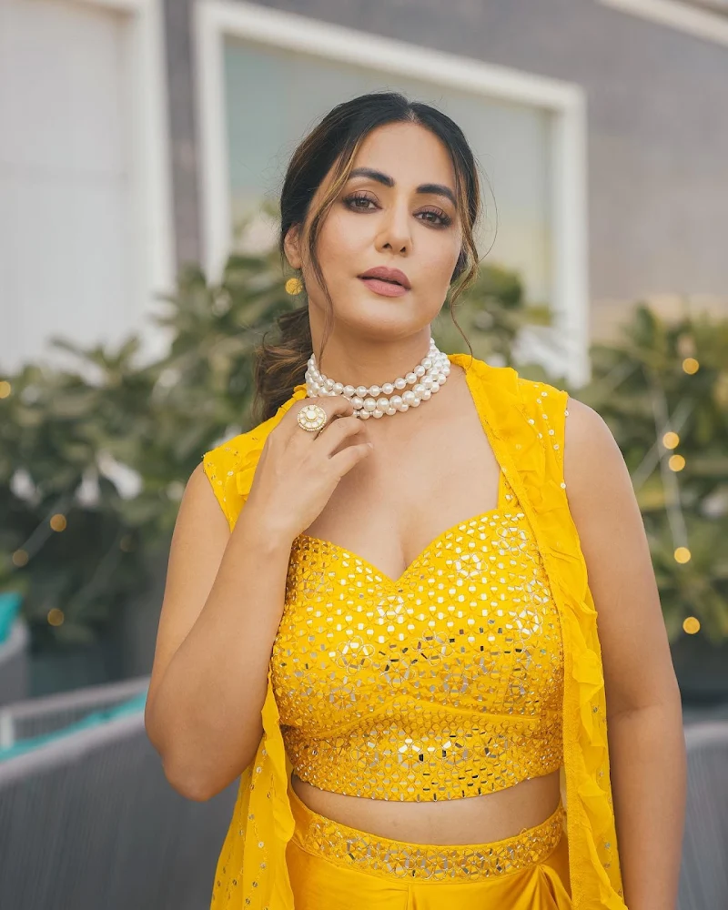 Hina Khan yellow outfit beautiful actress Hina Khan yellow outfit beautiful actress