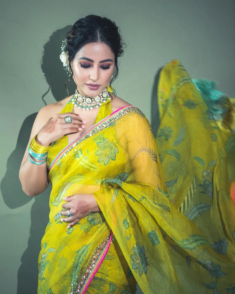 hina khan yellow saree backless blouse hina khan yellow saree backless blouse
