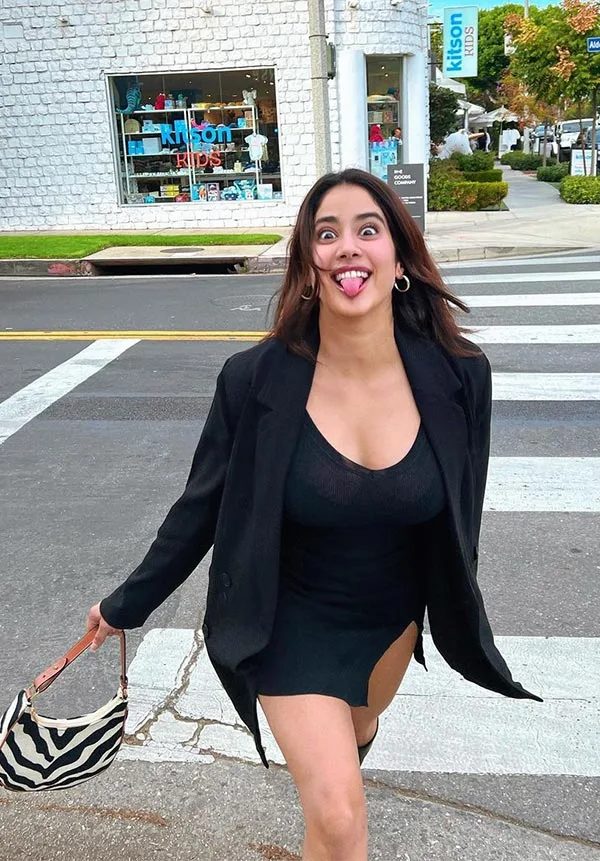 janhvi kapoor short black dress bollywood actress janhvi kapoor short black dress bollywood actress