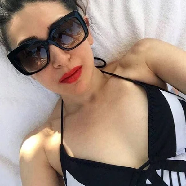 karishma kapoor swimsuit bikini hot actress