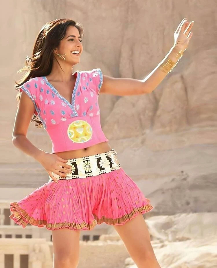 Katrina Kaif short skirt bollywood actress Katrina Kaif short skirt bollywood actress