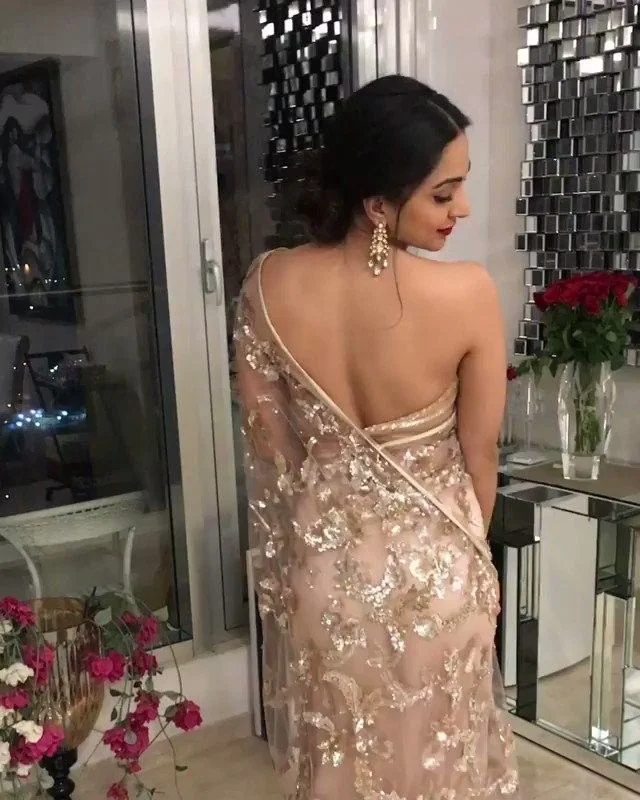 kiara advani saree backless hot bollywood actress kiara advani saree backless hot bollywood actress